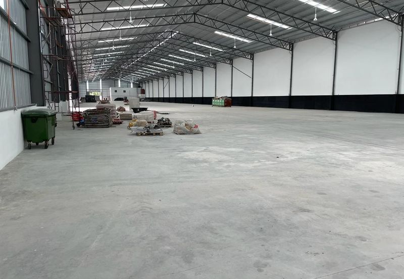 Kuang, Sungai Buloh, Limited 200000sf built up and 7.7 acre land area factory for rent!