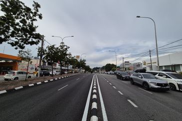 Jalan Maarof