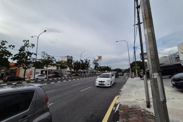 Jalan Maarof