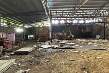 Taman Perindustrian Pandamaran, Pandamaran Industrial Estate, Pandamaran, Klang, Limited 4.57 acres land area, main road frontage detached factory!