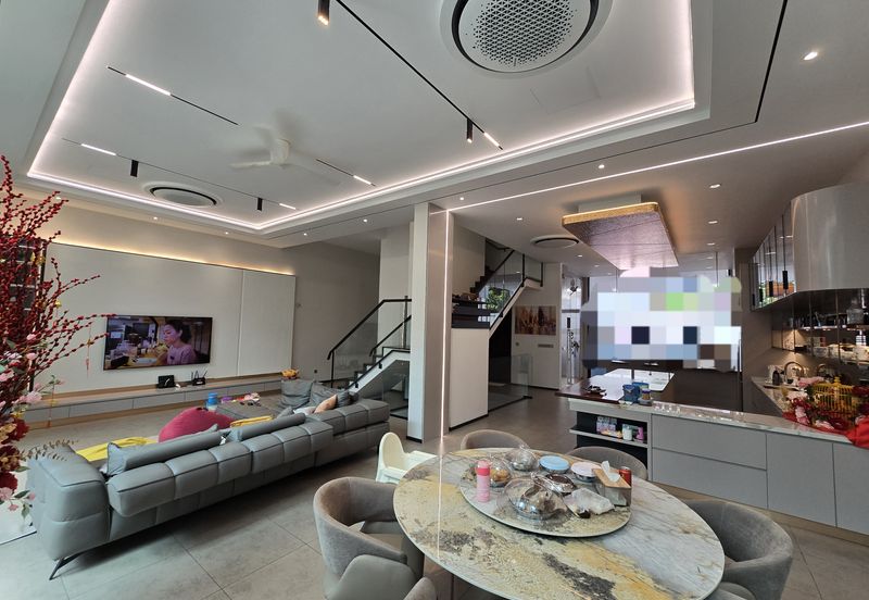 The Mansions @ Parkcity Heights