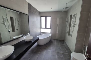 Alstonia Hilltop Bukit Raham Putra