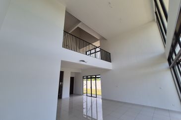 Alstonia Hilltop Bukit Raham Putra