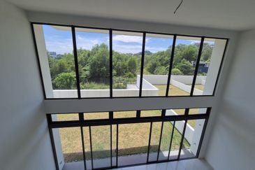 Alstonia Hilltop Bukit Raham Putra