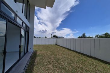 Alstonia Hilltop Bukit Raham Putra