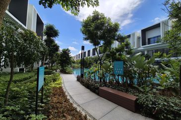 Alstonia Hilltop Bukit Raham Putra