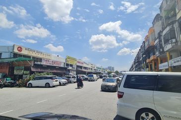 Taman Sri Batu Caves