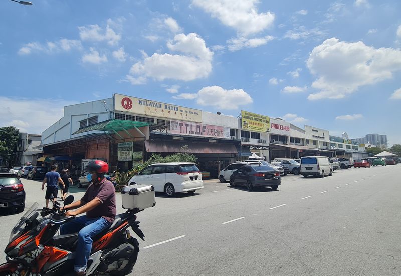 Taman Sri Batu Caves