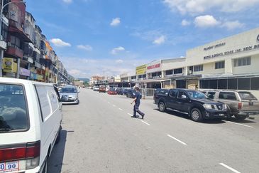 Taman Sri Batu Caves
