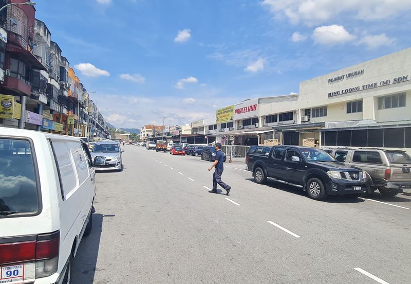 Taman Sri Batu Caves