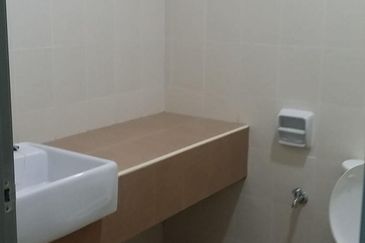 Double Storey Corner Lot for Sale Bandar Hillpark, Puncak Alam