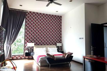 Bukit Pantai (Pantai Hill)