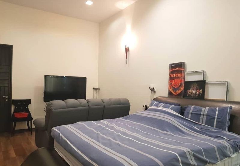 Bukit Pantai (Pantai Hill)