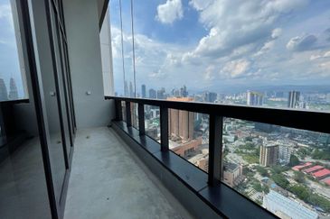 Menara EcoWorld (The Stride Strata Office @ BBCC)