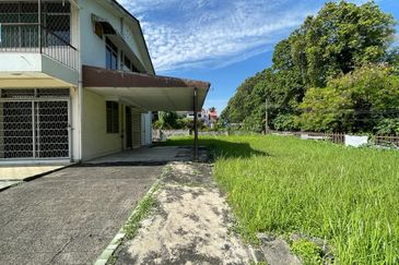 Double Storey Semi Detached House for sale at Taman OUG Kuala Lumpur