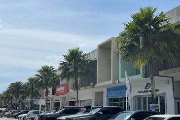 Temasya Glenmarie (Commercial)