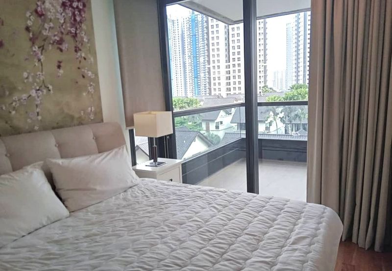 Arcoris Residences