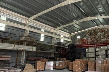 Warehouse For Rent at Petaling Jaya