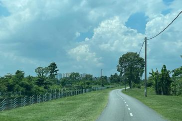 Jalan Putra Bahagia 8/2G 