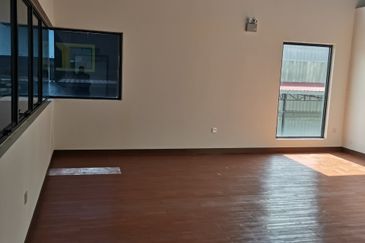 Semi Detached Factory For Sale at Sungai Buloh, Elmina Business Park