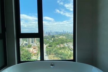 Residensi Solaris Parq