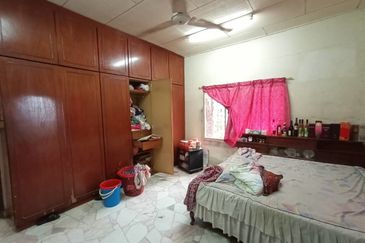 Taman Bukit Maluri, Kepong Single Story Corner Lo