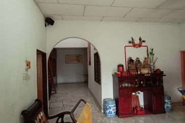 Taman Bukit Maluri, Kepong Single Story Corner Lo