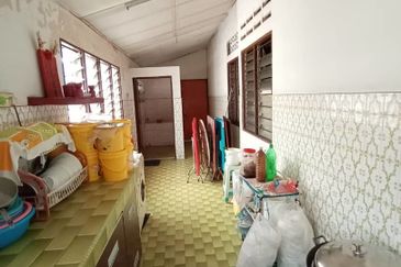 Taman Bukit Maluri, Kepong Single Story Corner Lo