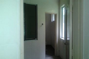 SD 7 Bandar Sri Damansara Two And Half Storey Corner House For Sale