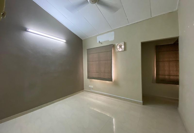 Bandar Menjalara (Desa Seri Mahkota)