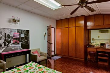 Taman Million (Million Garden)