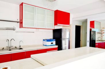 First Residence (Residensi Unggul)