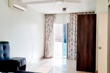 First Residence (Residensi Unggul)