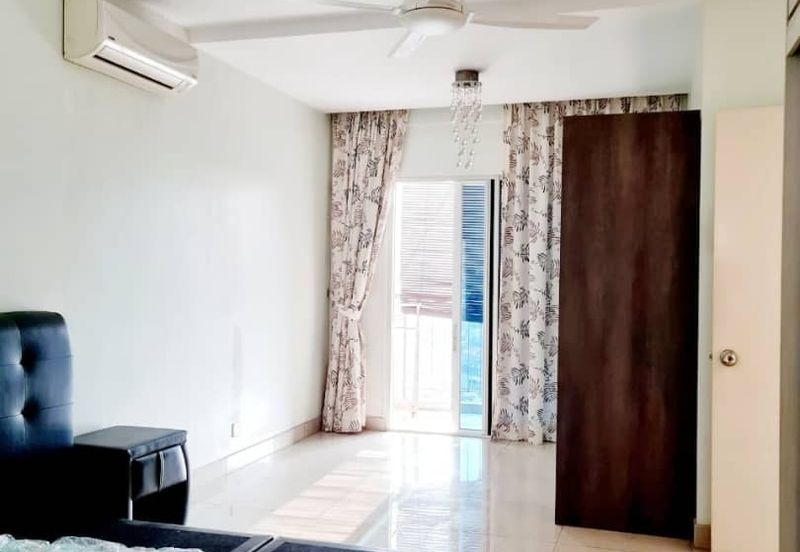 First Residence (Residensi Unggul)