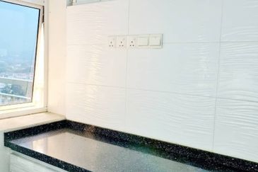 First Residence (Residensi Unggul)