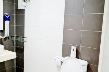 First Residence (Residensi Unggul)