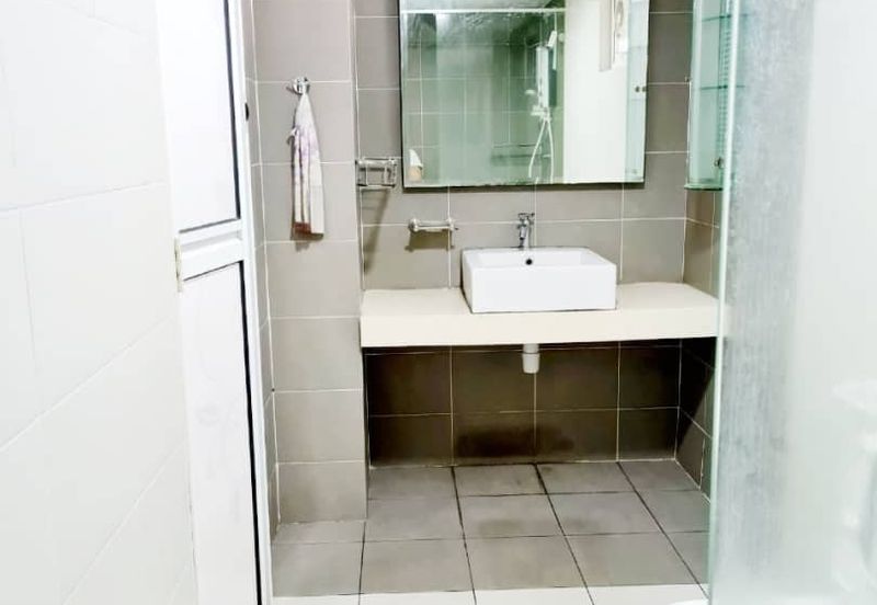 First Residence (Residensi Unggul)