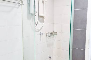 First Residence (Residensi Unggul)