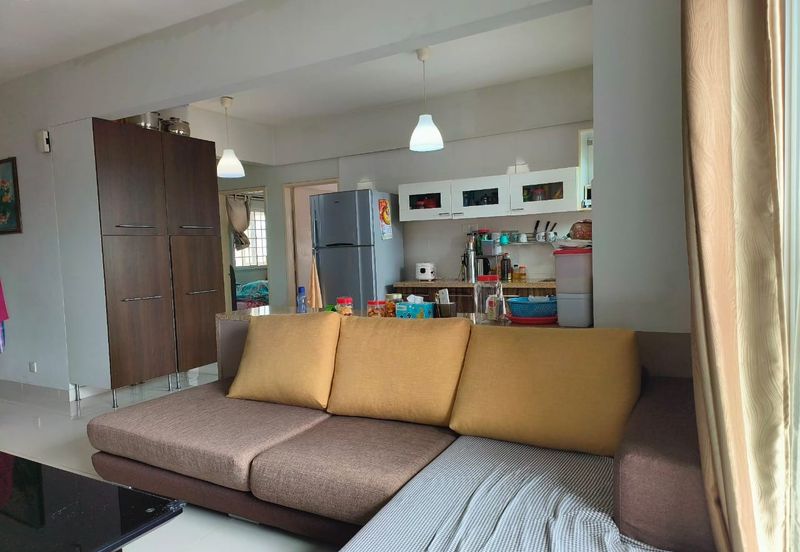 First Residence (Residensi Unggul)