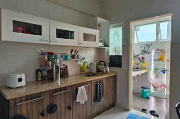 First Residence (Residensi Unggul)