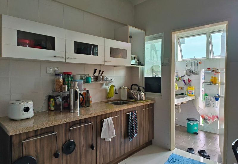 First Residence (Residensi Unggul)