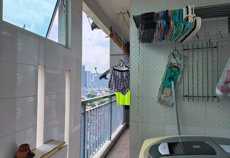 First Residence (Residensi Unggul)