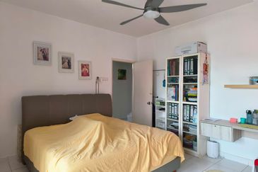 First Residence (Residensi Unggul)