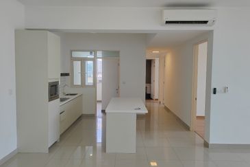 East Parc @ Menjalara