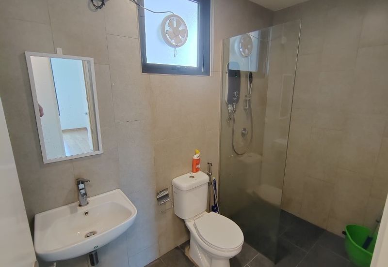 East Parc @ Menjalara