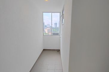 East Parc @ Menjalara