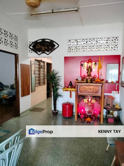Taman Kepong 1 Storey Freehold wide road, Kuala Lumpur, Kepong