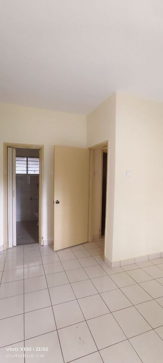 Tropika apartment Bandar bukit tinggi, 2nd floor, kitchen cabinet for rent, Selangor, Port Klang