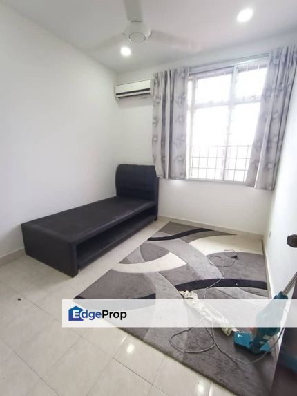 Freehold Renovated Partially Furnished Townhouse @ Nusa Villa For Sale , Johor, Nusajaya