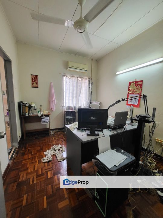 KITCHEN EXTENDED, AMPLE PARKING, END LOT UNIT, Selangor, Bandar Kinrara Puchong